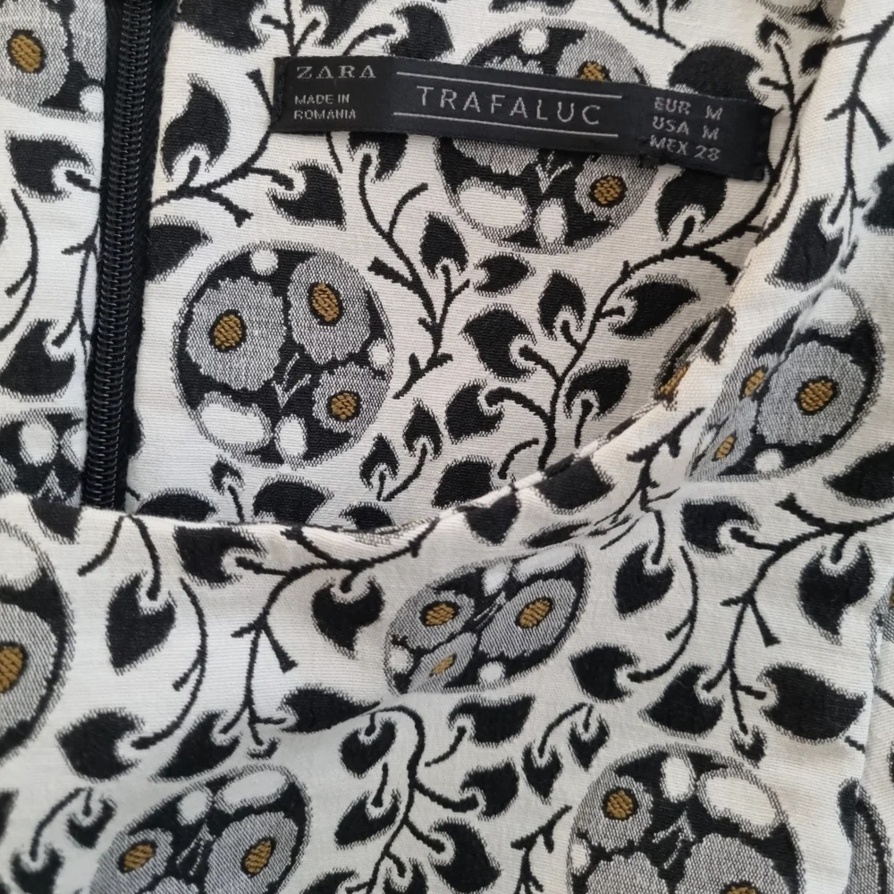 Zara Black and White Floral Dress - Picture 7 of 7